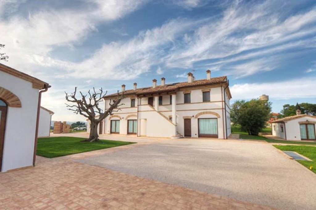 Villa Coralia Agriturismo โอซิโม ภายนอก รูปภาพ