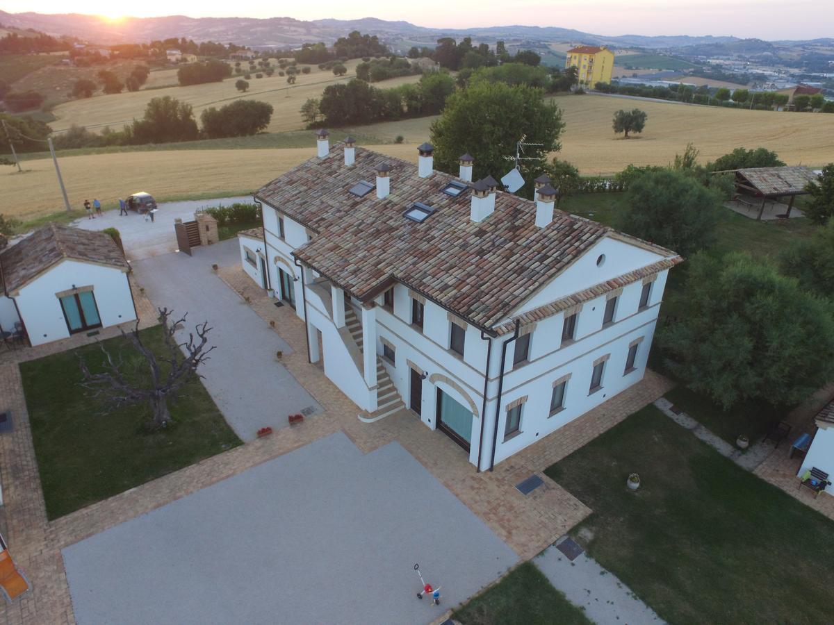 Villa Coralia Agriturismo โอซิโม ภายนอก รูปภาพ