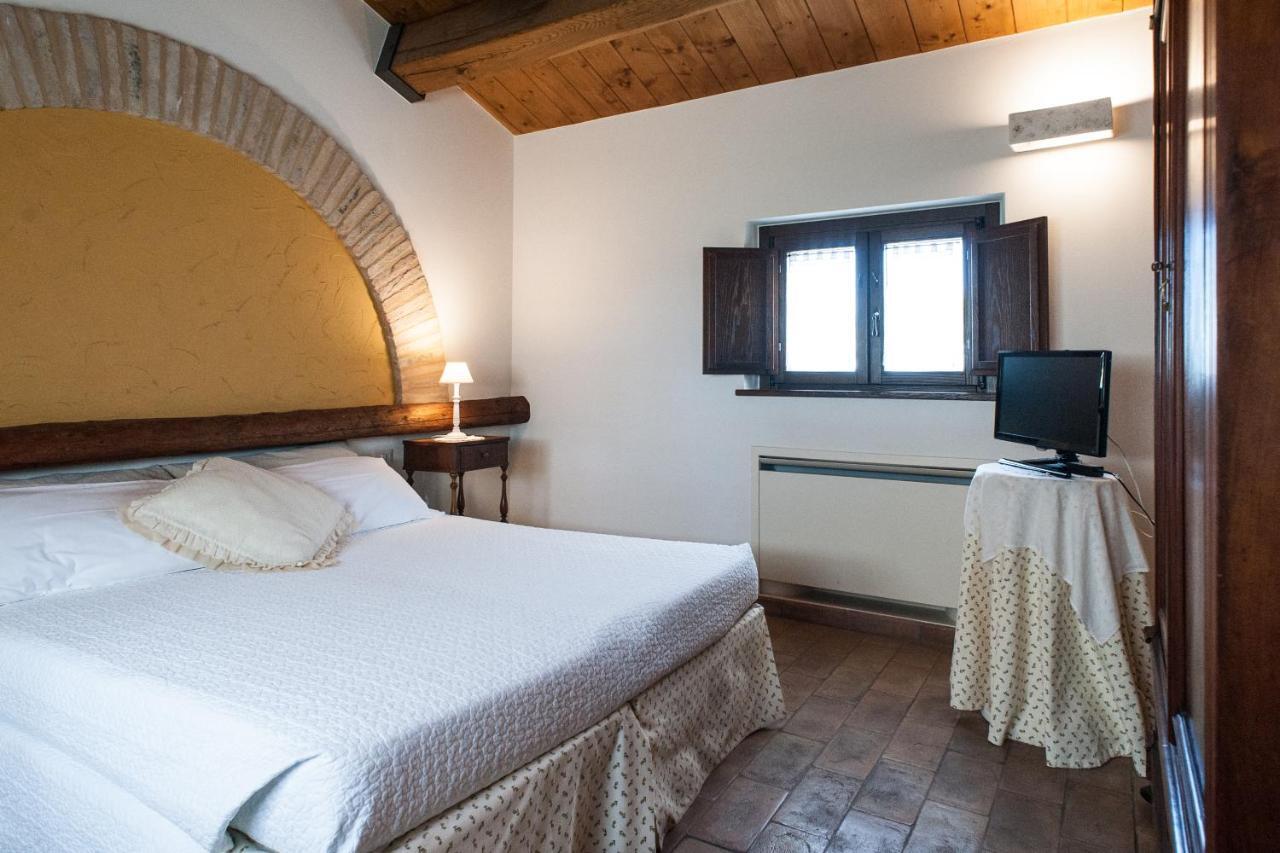 Villa Coralia Agriturismo โอซิโม ภายนอก รูปภาพ